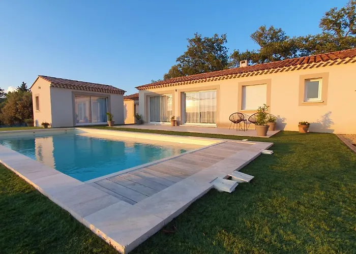 La Tiny De Louis, Au Milieu Des Oliviers, Avec Jolie Piscine
