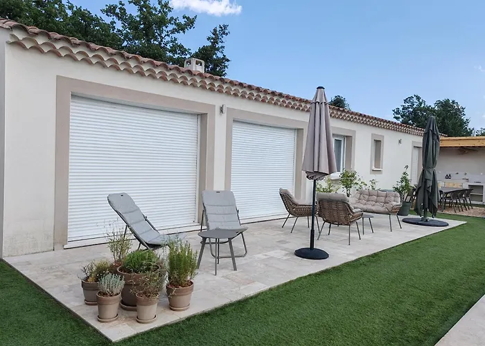 La Tiny De Louis, Au Milieu Des Oliviers, Avec Jolie Piscine